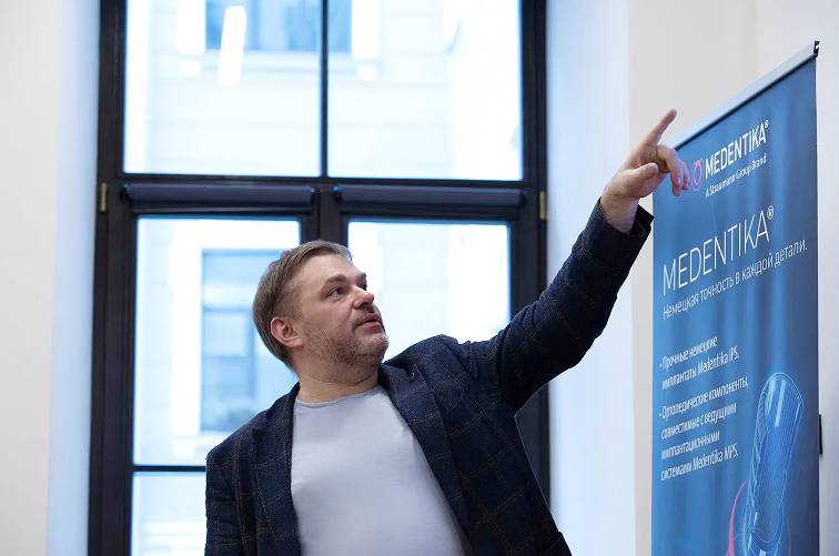 Выступление главного врача клиники в учебном центре Strauman